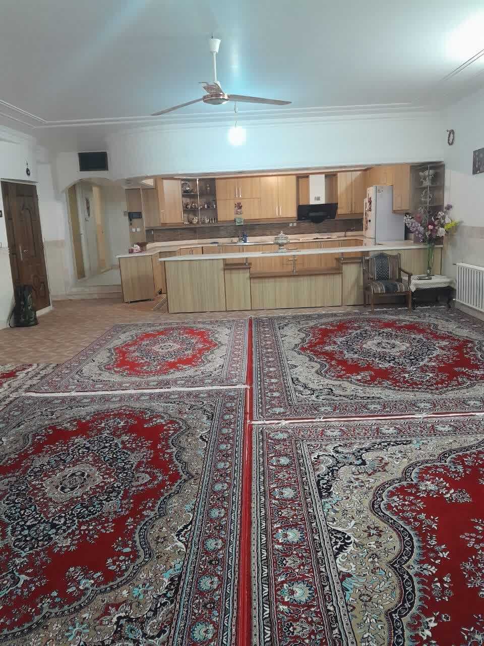 ویلایی/260متری/کاشانی