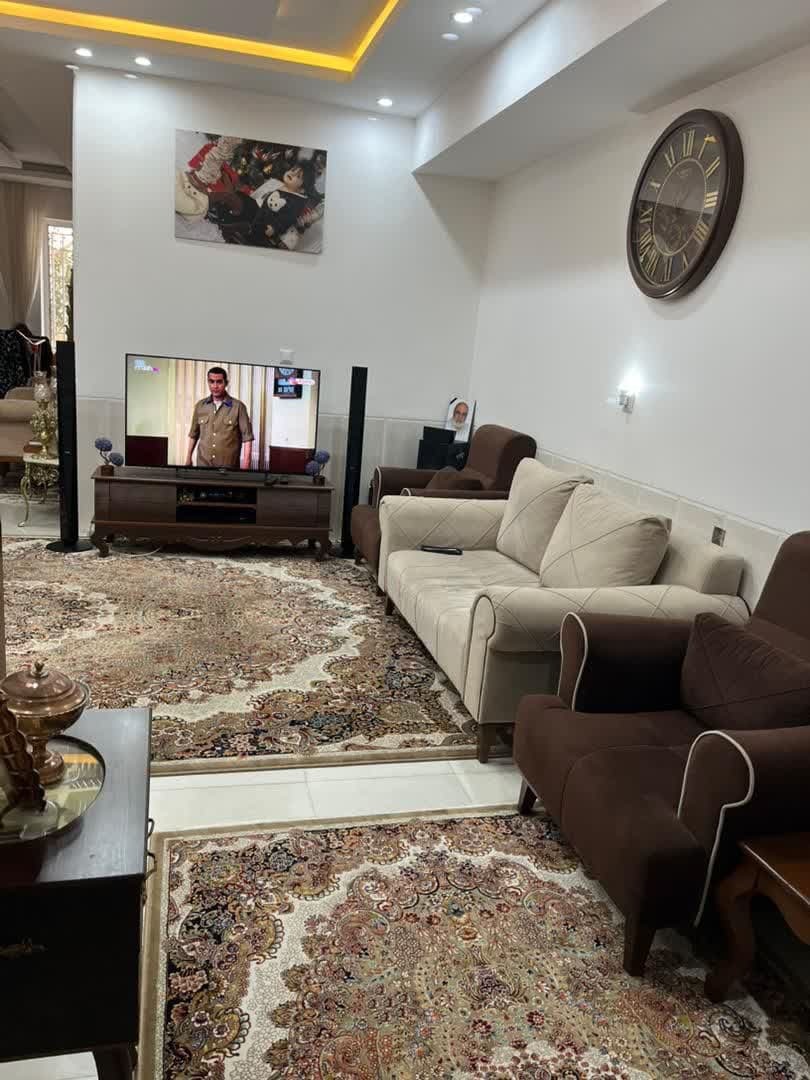 پیلوت نوساز واقع در کوچه مرتاض